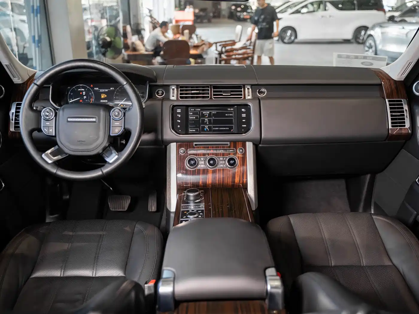 Land Rover Range Rover 2015 3.0 SC V6 Obsidian Limited Edition фото 10