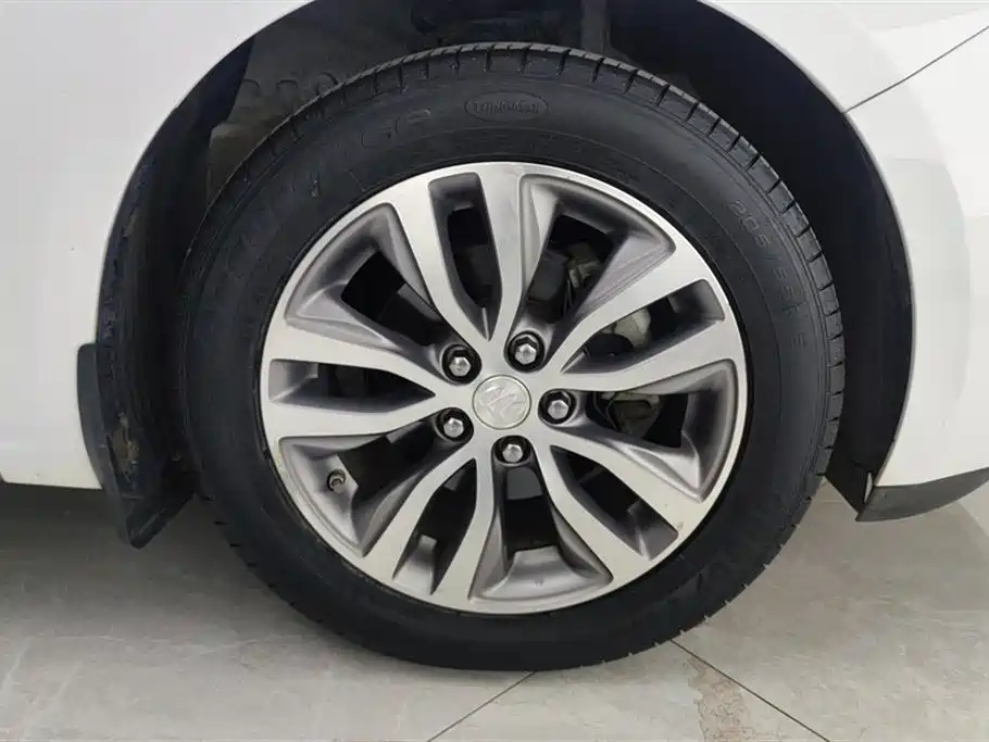 Buick Excelle 2019 18T Auto Connected Elite China VI фото 6