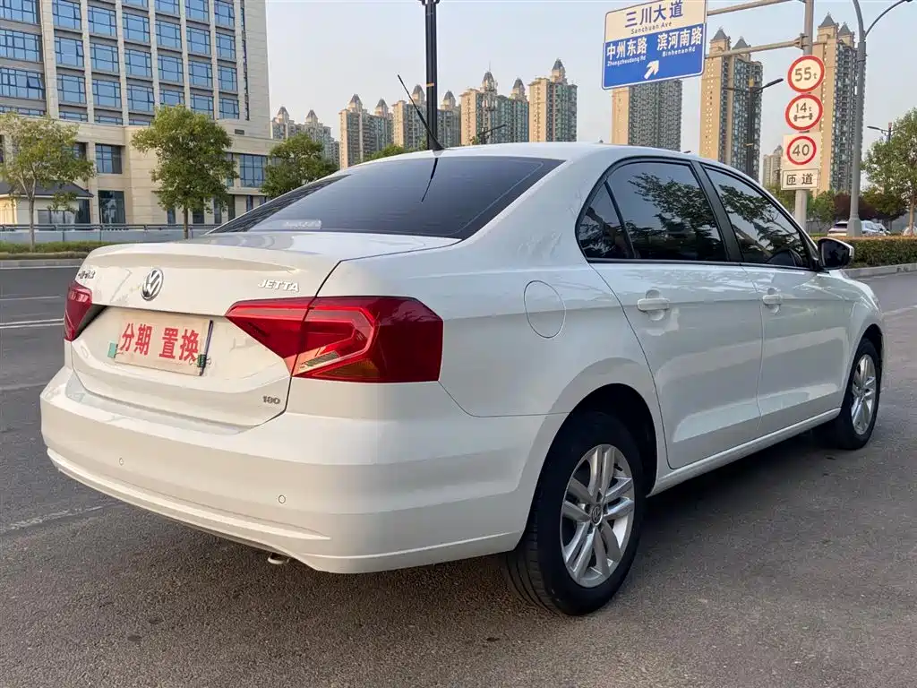 Volkswagen Jetta 2019 Dream Edition 1.5L Manual Fashion фото 12