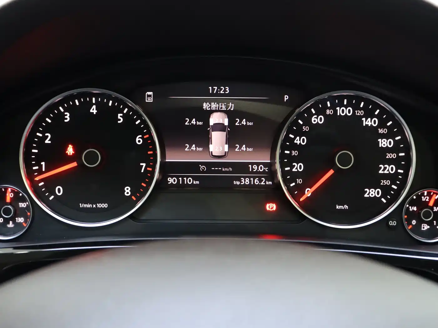 Volkswagen Touareg 2017 3.0TSI Explorer Edition фото 21