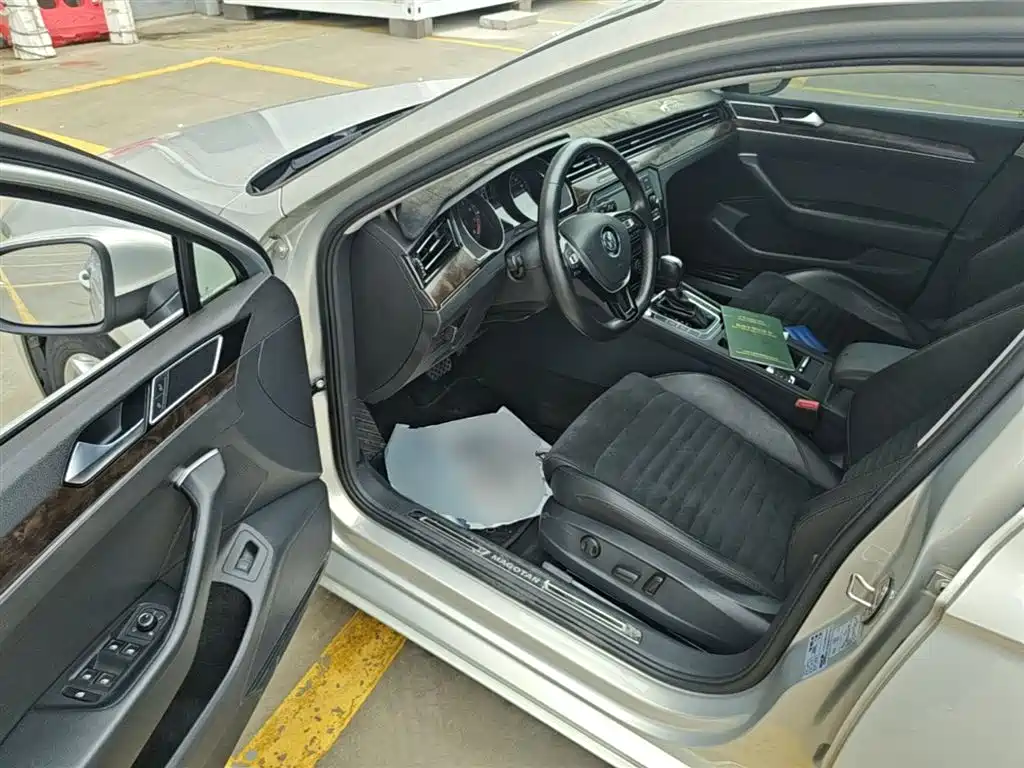Volkswagen Magotan 2018 330TSI DSG Luxury фото 16