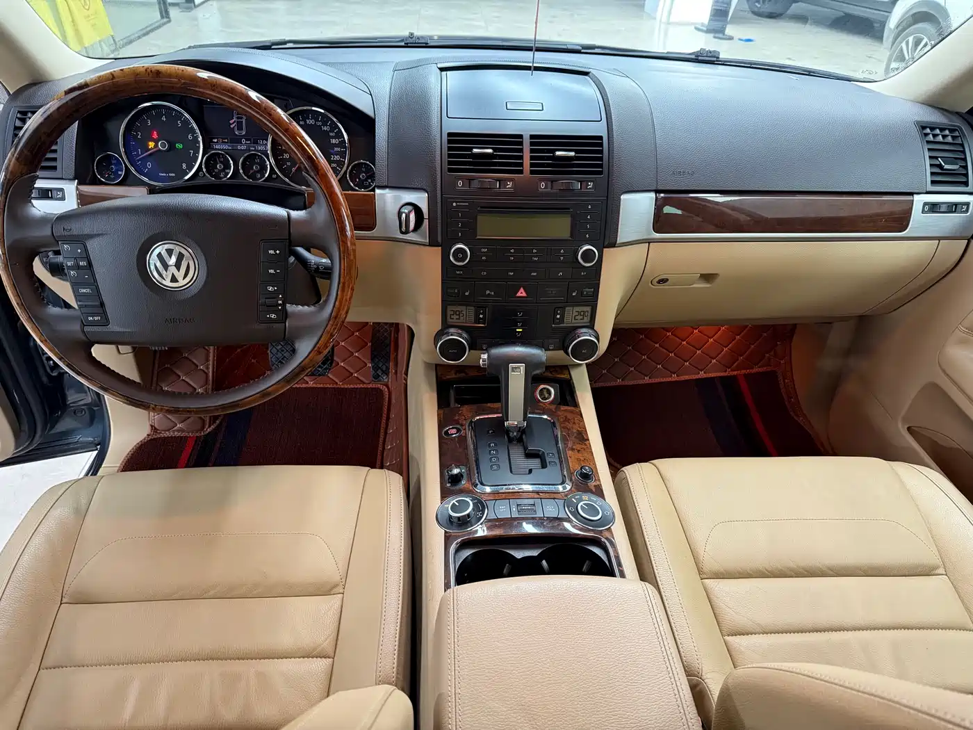Volkswagen Touareg 2007 3.6L Luxury фото 6