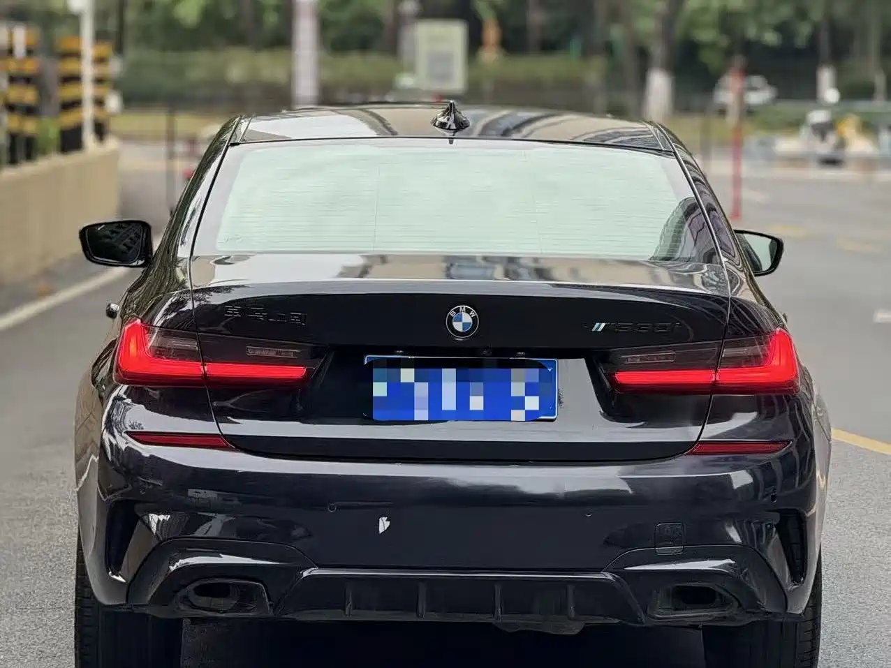 BMW 3 Series 2020 330Li xDrive M Sport Black Night Edition фото 9