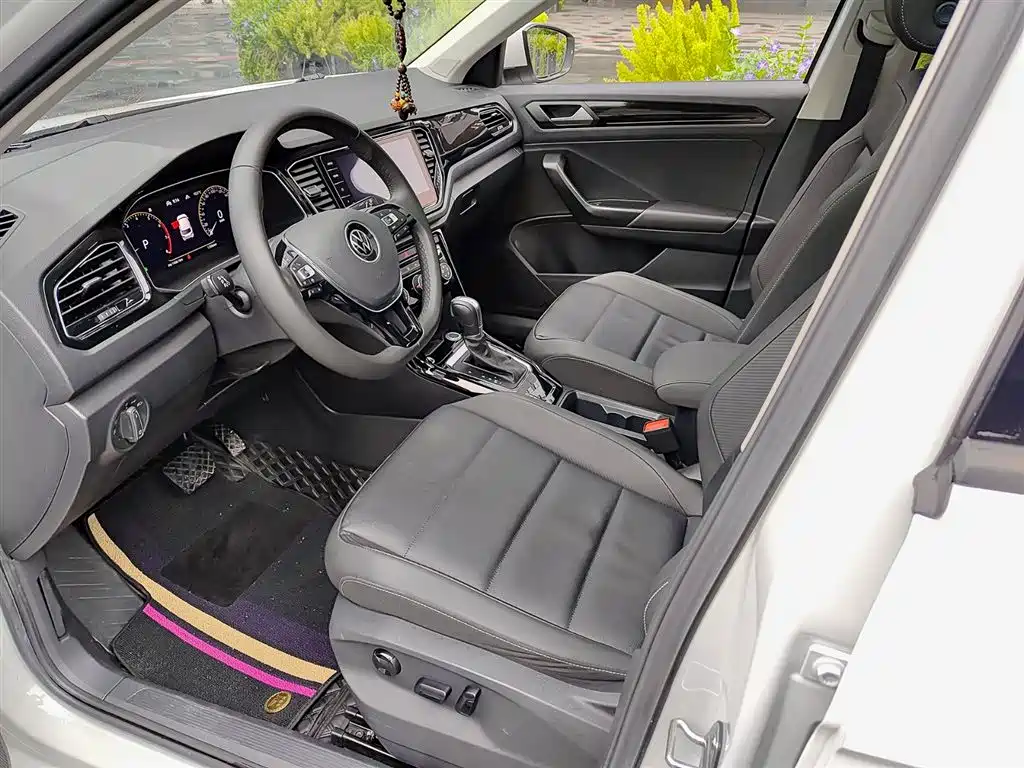 VOLKSWAGEN T ROC EXPLORING SONGS