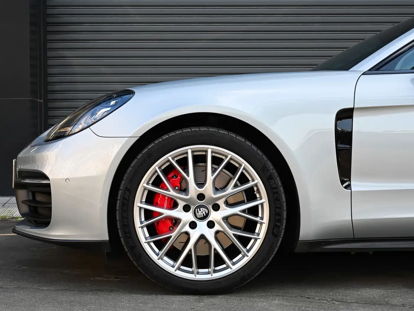 Фото 28 - Porsche Panamera