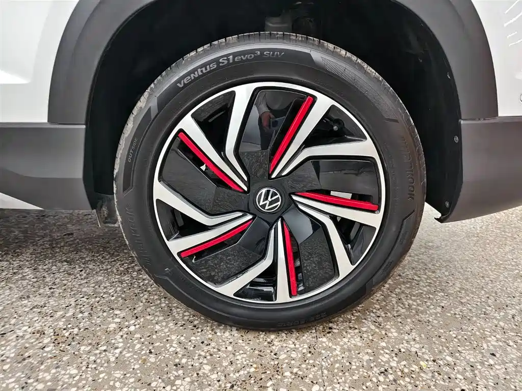 Volkswagen Tharu 2024 300TSI 2WD Moon Premium Edition фото 12