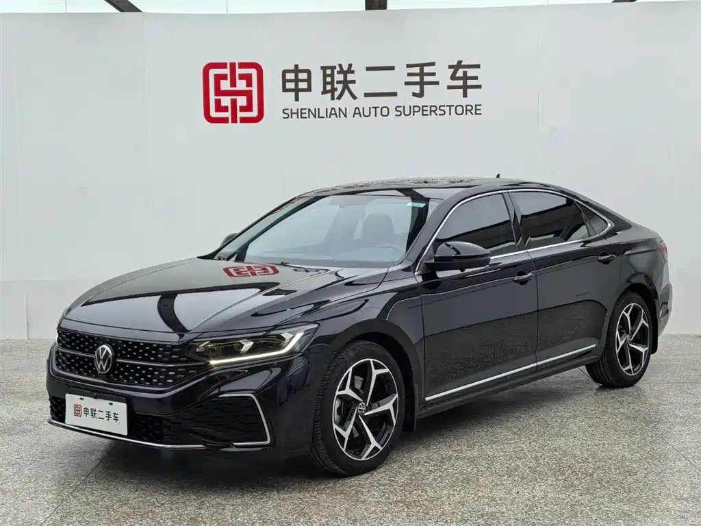 Volkswagen Passat 2023 330TSI Starlight Elite Edition фото 4