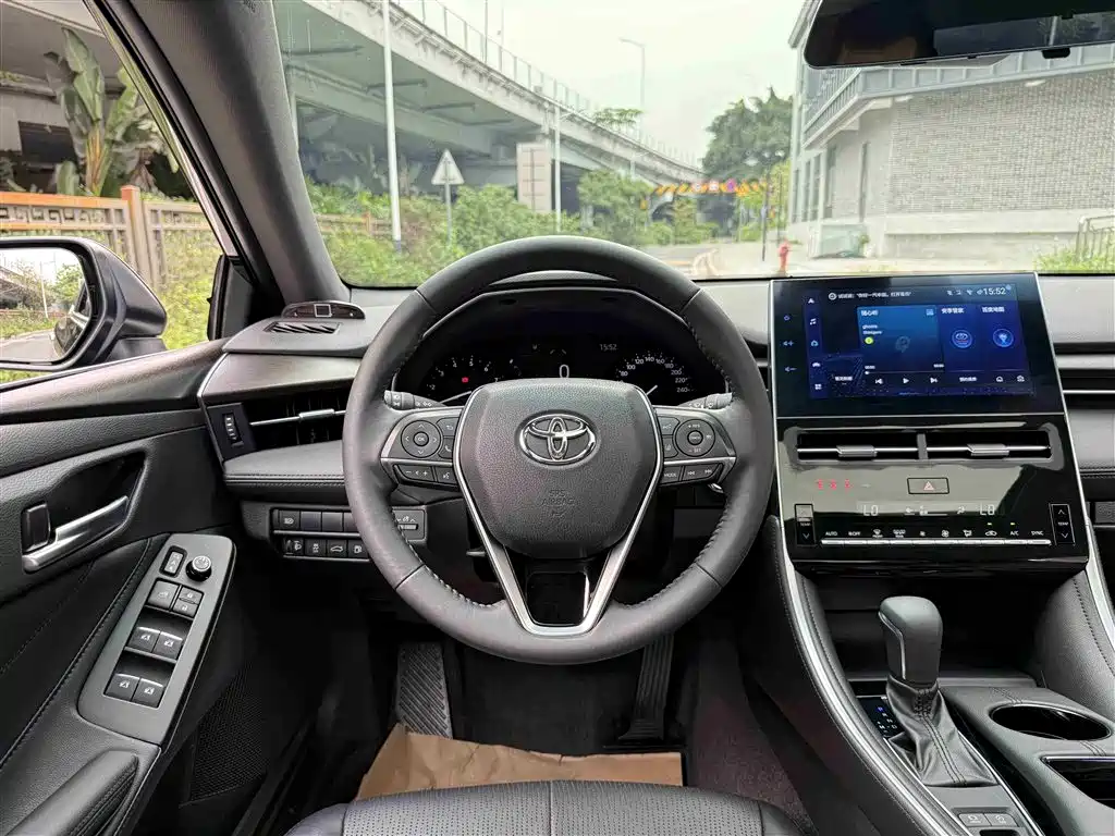 Toyota Avalon 2022 2.0L Luxury Edition фото 9