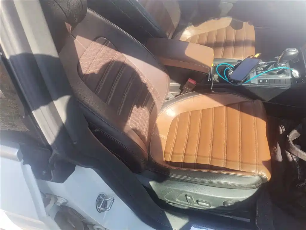 Volkswagen FAW-Volkswagen CC 2016 Model 1.8TSI Luxury фото 25