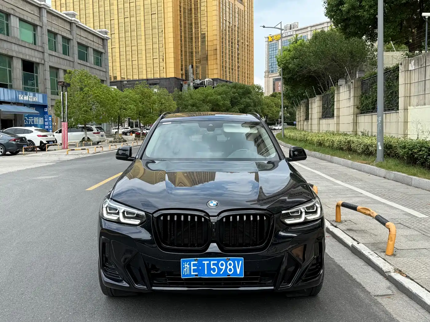 Photo 2 - BMW X3