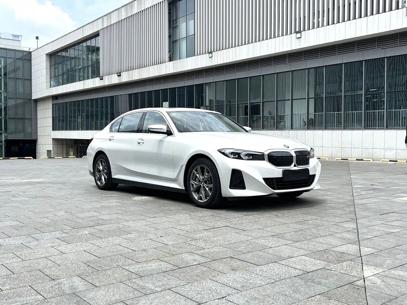 BMW i3 2024 eDrive 35 L фото 3