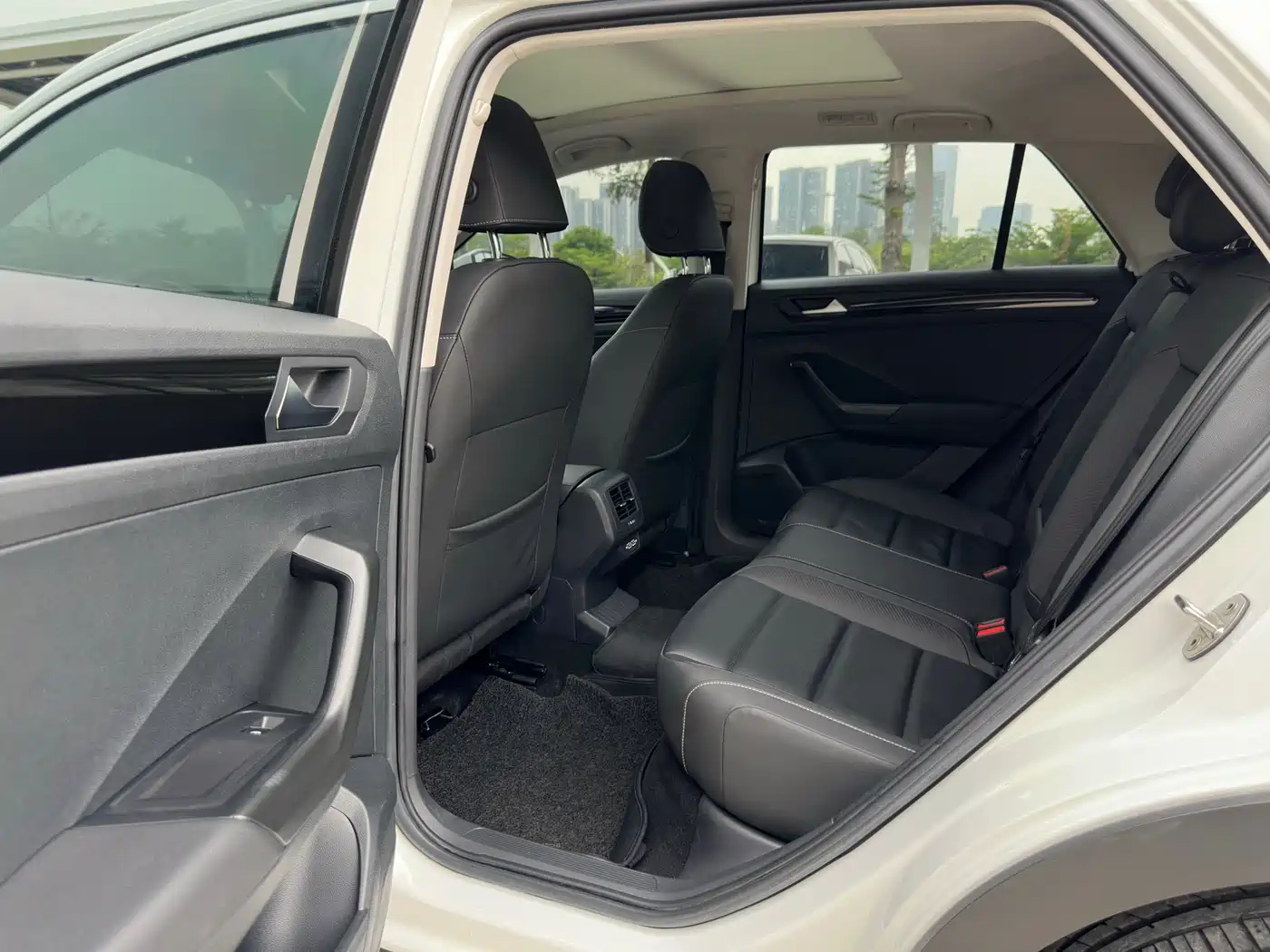 Volkswagen T-ROC 2022 280TSI DSG 2WD Comfort PLUS фото 9