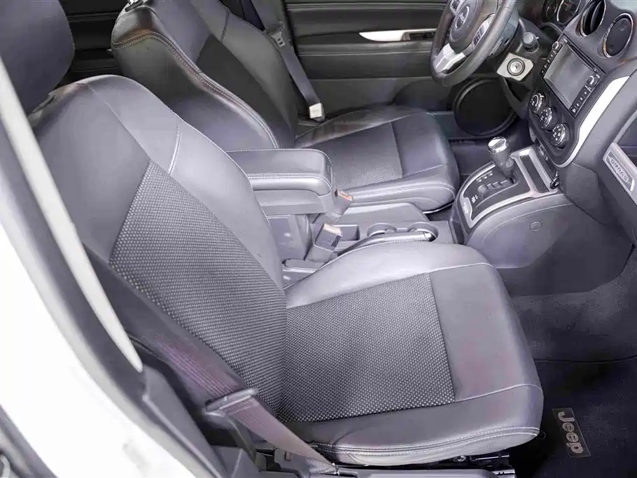 Jeep Compass (Import) 2014 2014 2.4L 4WD Serpentine Collector's Edition