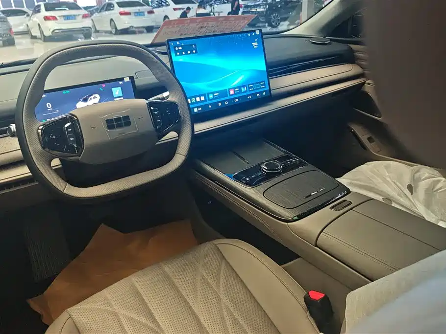 Geely Galaxy Galaxy Xingyao 8 2025 Model 60km EM-i Luxury Edition фото 12
