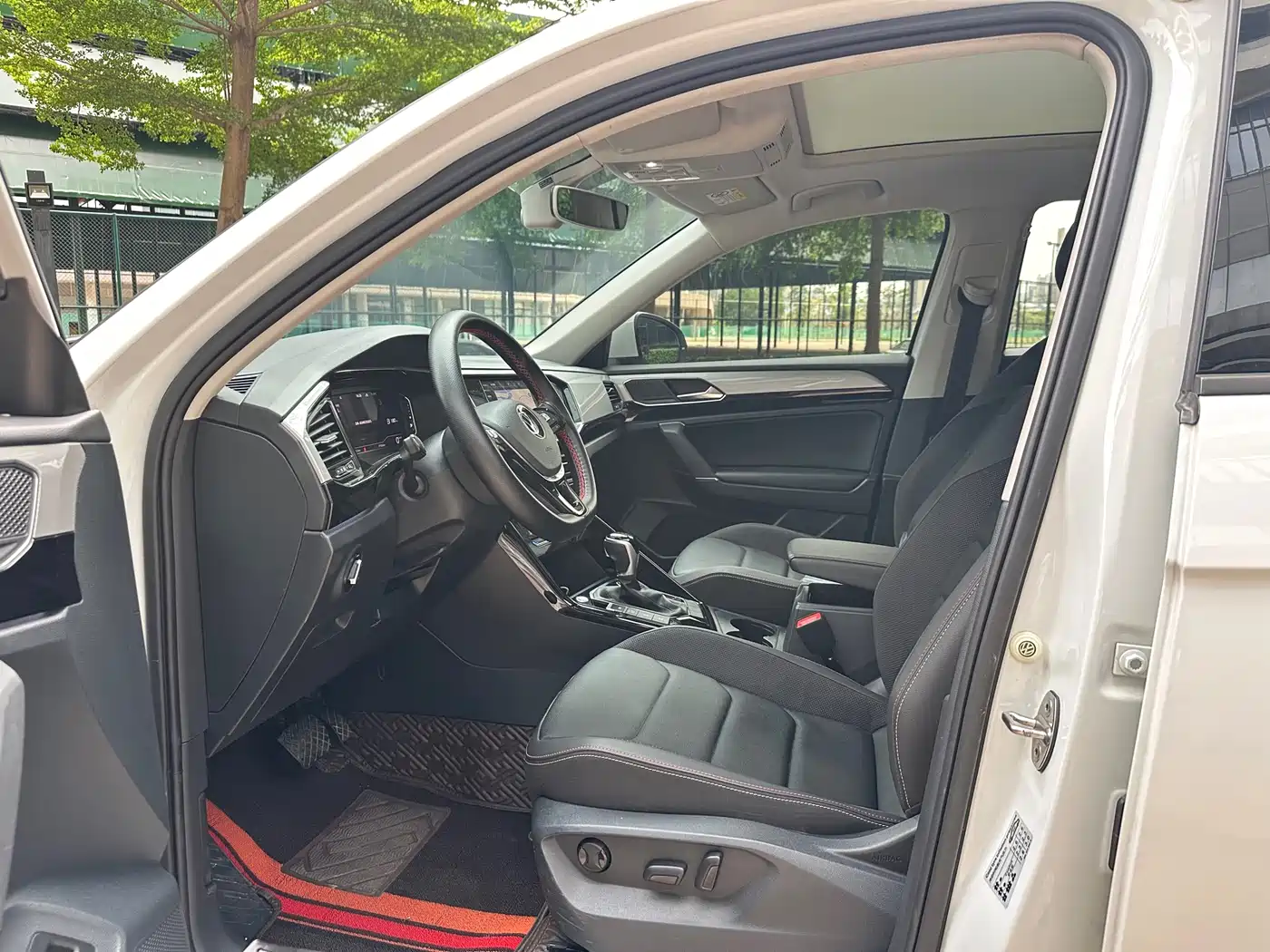 Volkswagen Tayron 2021 330TSI 2WD 3rd Anniversary Limited Edition фото 7
