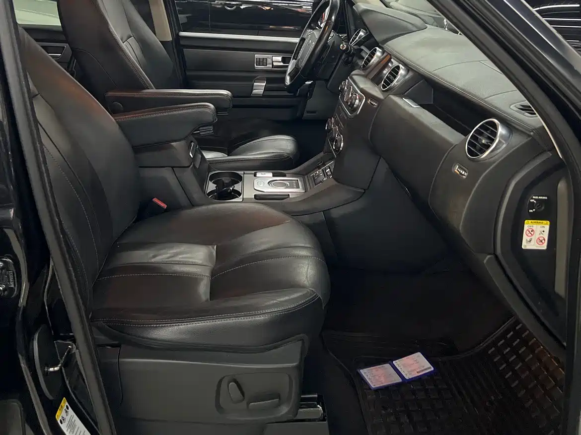 Land Rover Discovery 2014 3.0 SDV6 HSE Diesel фото 9