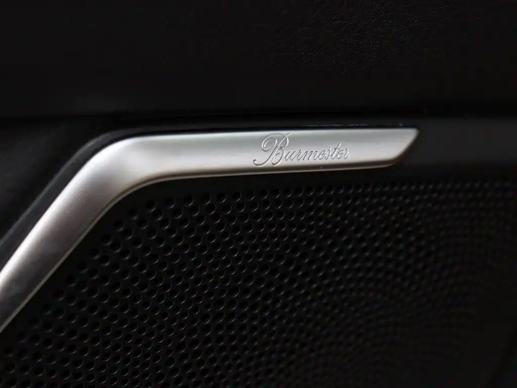 Mercedes-Benz V-Class 2020 Model V 260 L Long Wheelbase Luxury фото 6