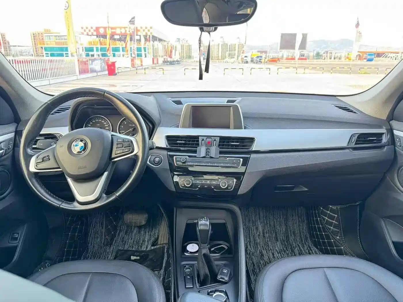 BMW X1 2016 sDrive18Li Premium Model фото 8
