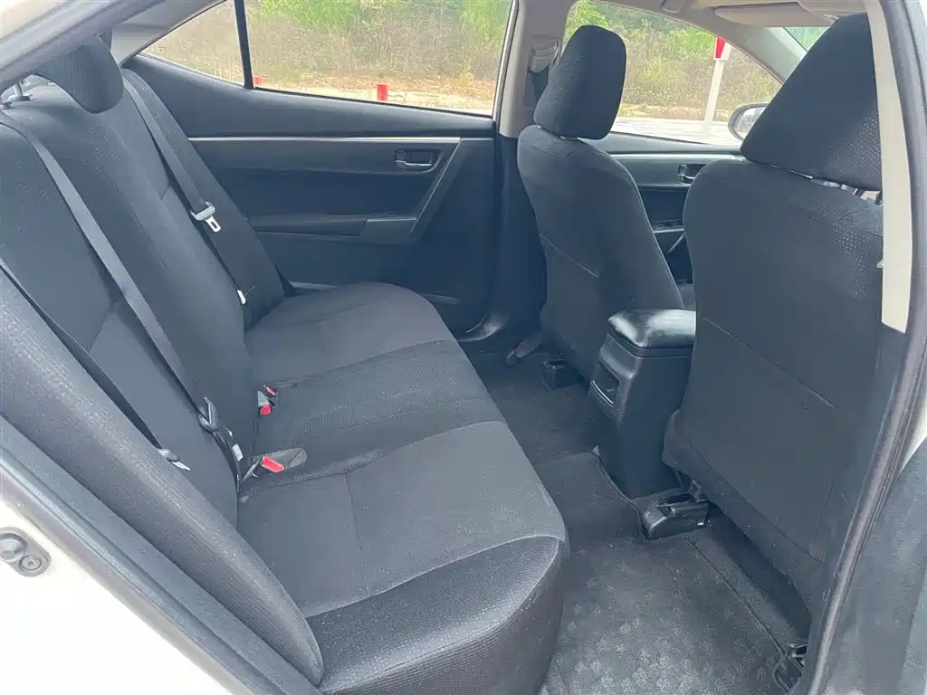Toyota Corolla 2017 1.2T CVT GL-i фото 6