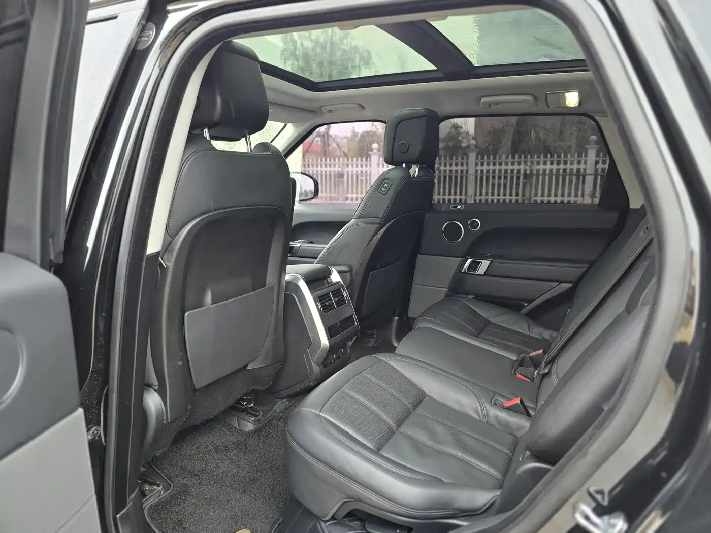 Land Rover Range Rover Sport 2019 3.0 SC V6 Special Edition фото 6