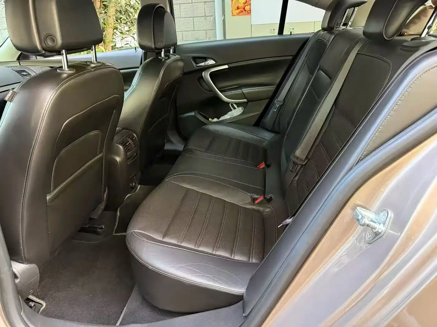 Photo 4 - Buick Regal