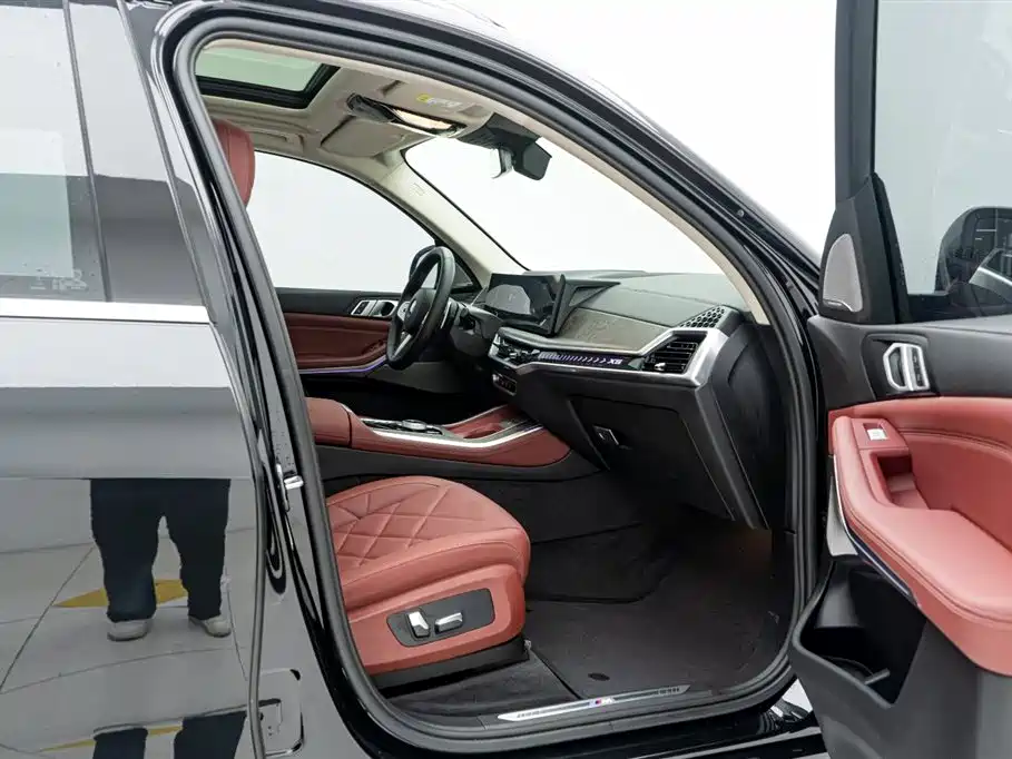BMW X5 2023 xDrive 30Li Premium M Sport Package фото 16