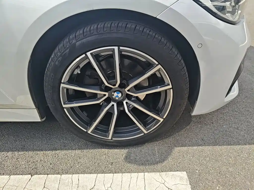 Photo 12 - BMW 3 Series