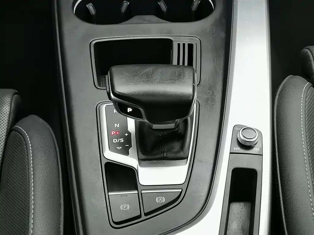 Audi A4L 2020 40 TFSI Fashion Dynamic Edition фото 13