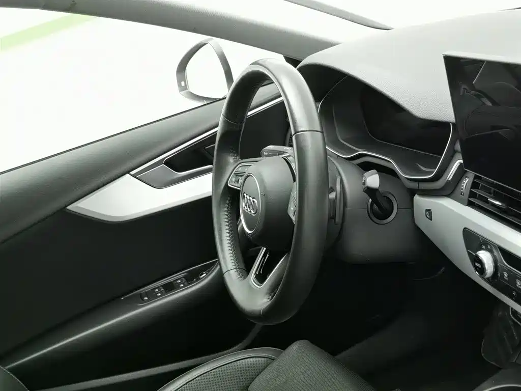 Audi A4L 2020 40 TFSI Fashion Dynamic Edition фото 22