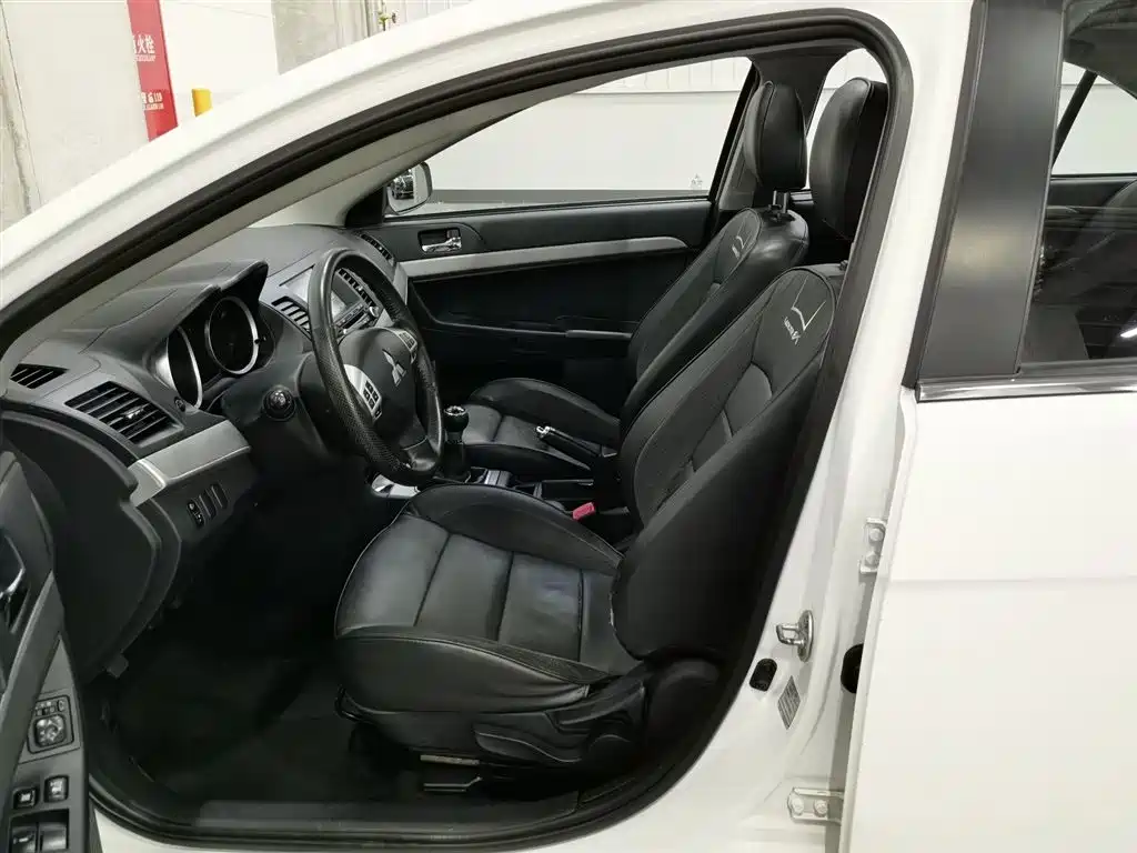 Mitsubishi Lancer EX 2015 1.8L Manual Premium Edition China V фото 10