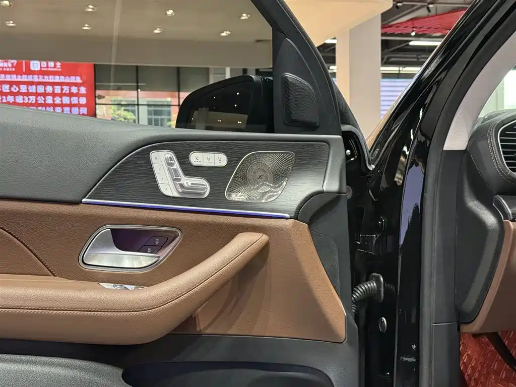 Mercedes-Benz GLE 2025 GLE 450 4MATIC Luxury фото 8