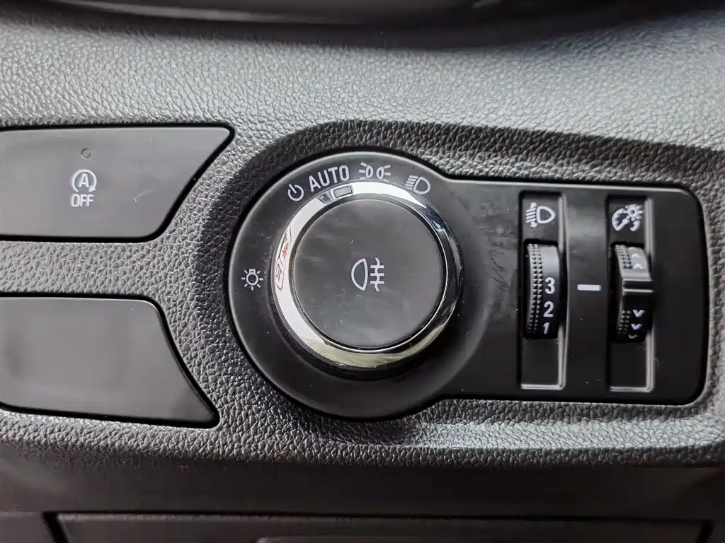 Chevrolet Volando 2019 530T Automatic Power Enjoyment Edition (5+2 seater) China VI фото 21
