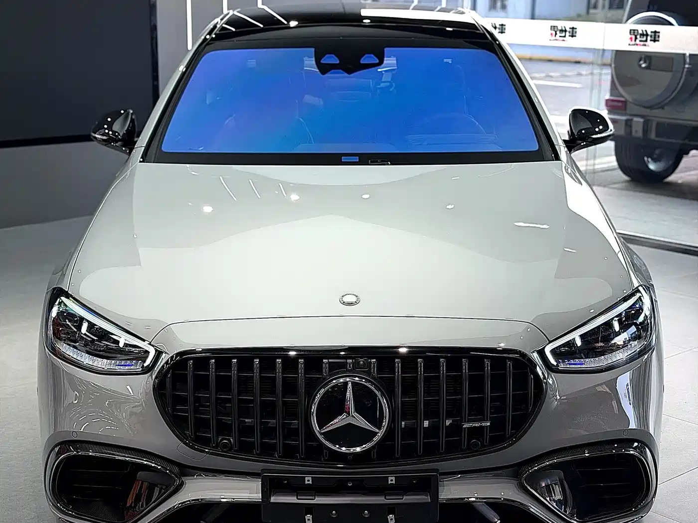 Mercedes-Benz S-Class AMG Hybrid 2024 Mercedes-AMG S 63 L E Performance Launch Edition фото 6