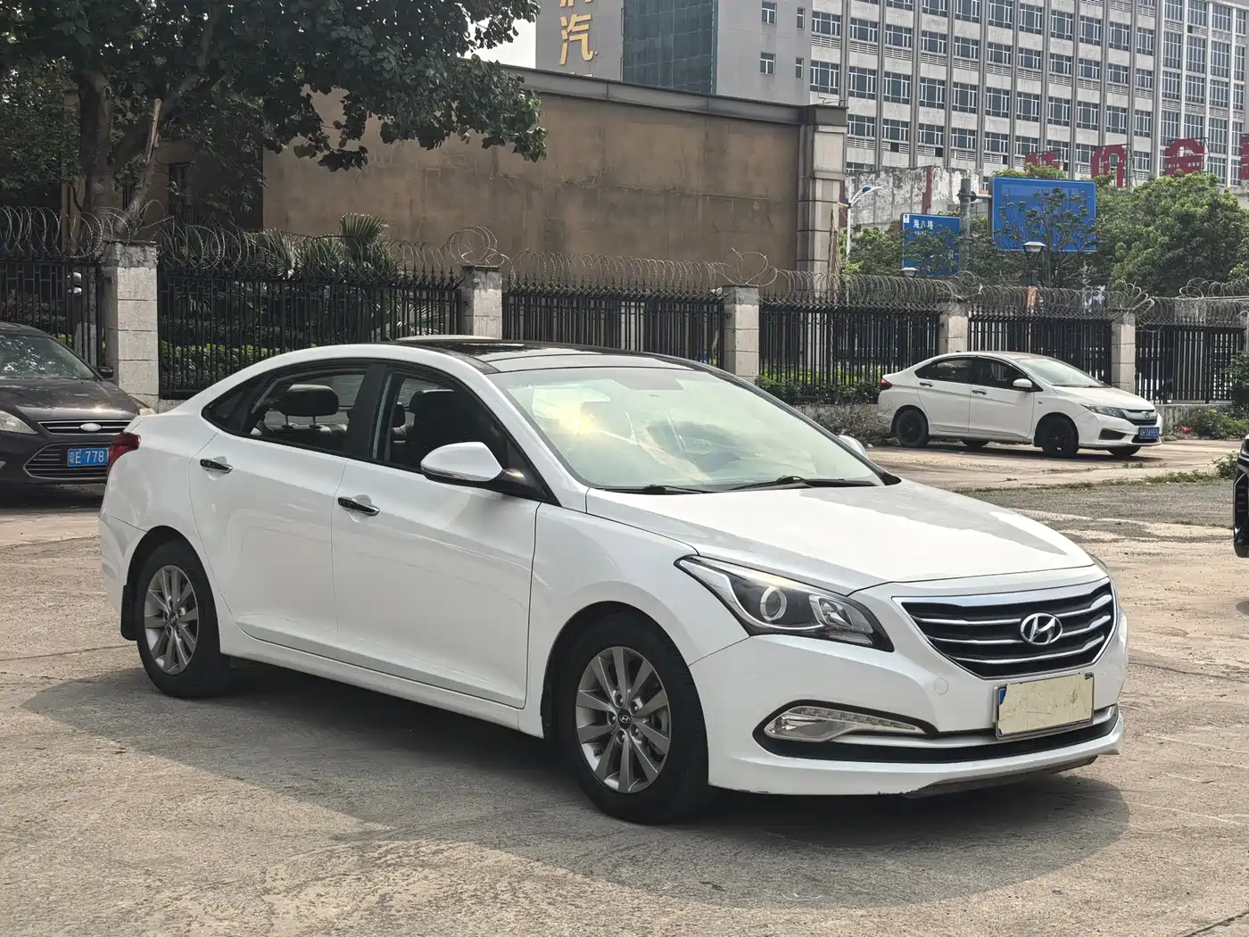 Hyundai Mistra 2014 1.8L Auto Smart GLS фото 3