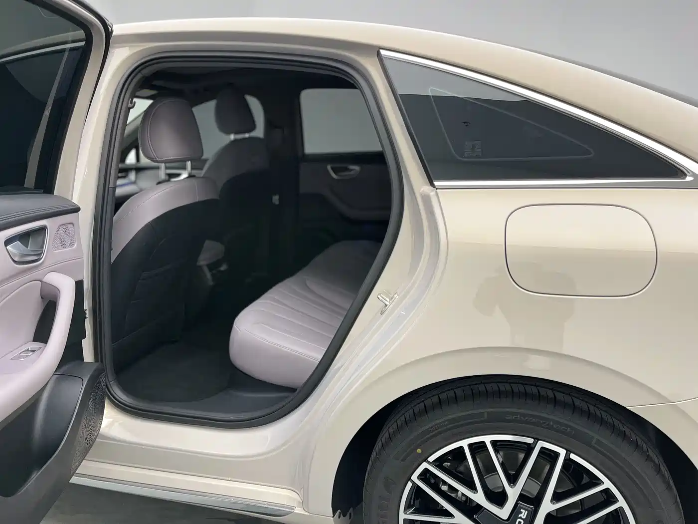 Roewe M7 DMH 2025 2025 1.5T 115km Mid-range