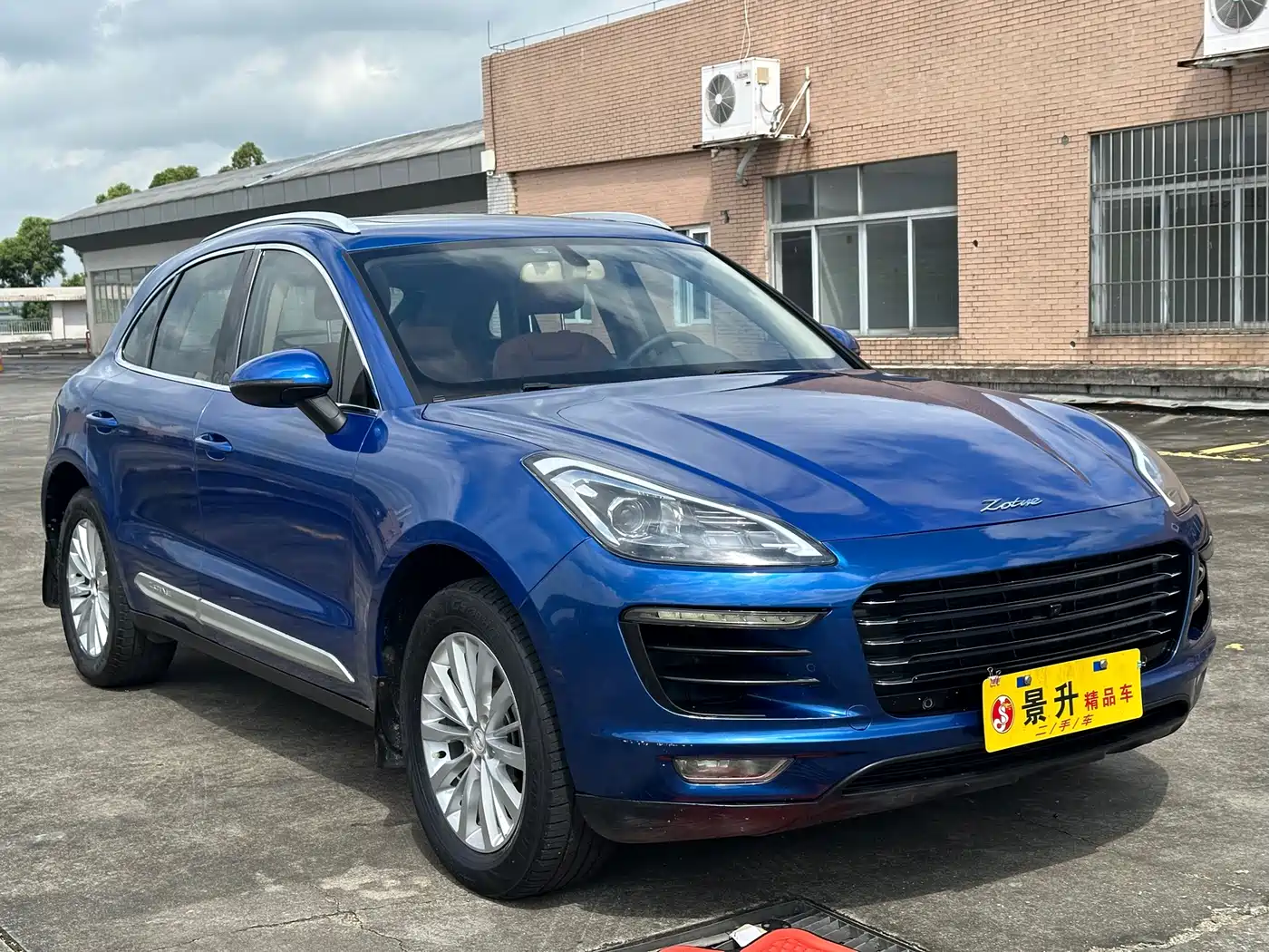 Фото 3 - Zotye SR9