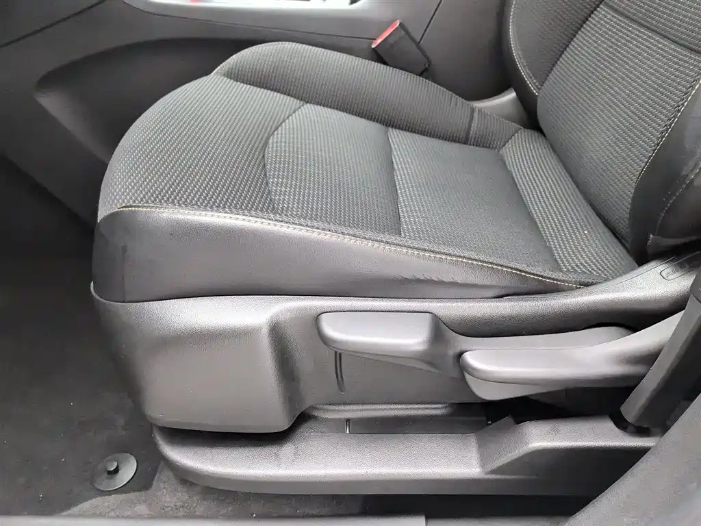 Chevrolet Equinox 2018 535T Automatic Frontier Edition фото 20