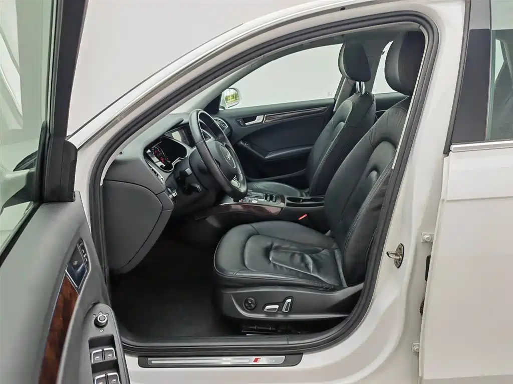 Audi A4L 2016 35 TFSI Collector's Edition S line Comfort фото 10