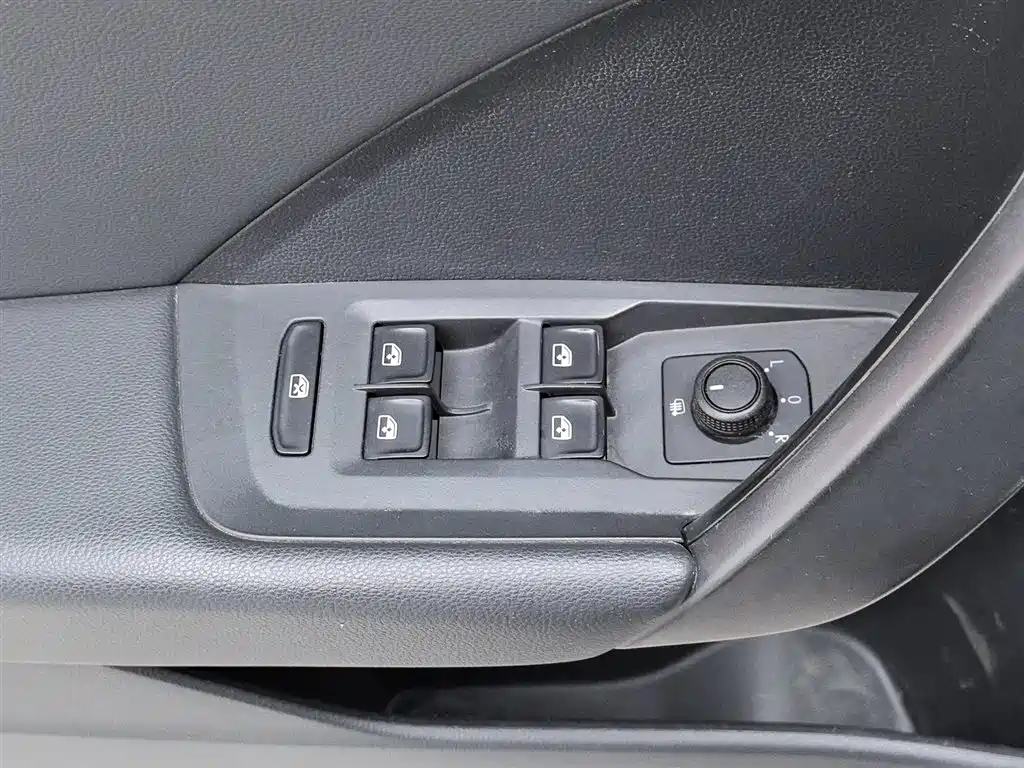 Volkswagen Tharu 2021 Model 280TSI 2WD Comfort Edition фото 9