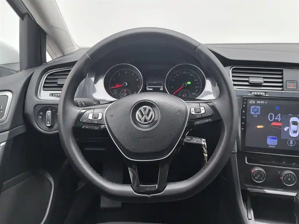 Volkswagen Golf 2018 230TSI Automatic Comfort фото 11