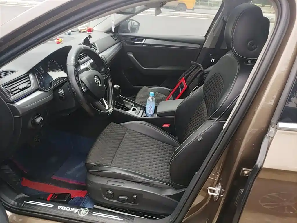 Škoda Superb 2016 TSI280 DSG Pioneer Edition фото 15