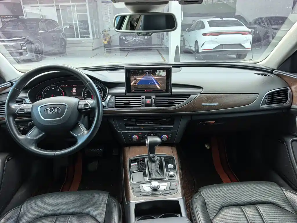 Фото 5 - Audi A6L
