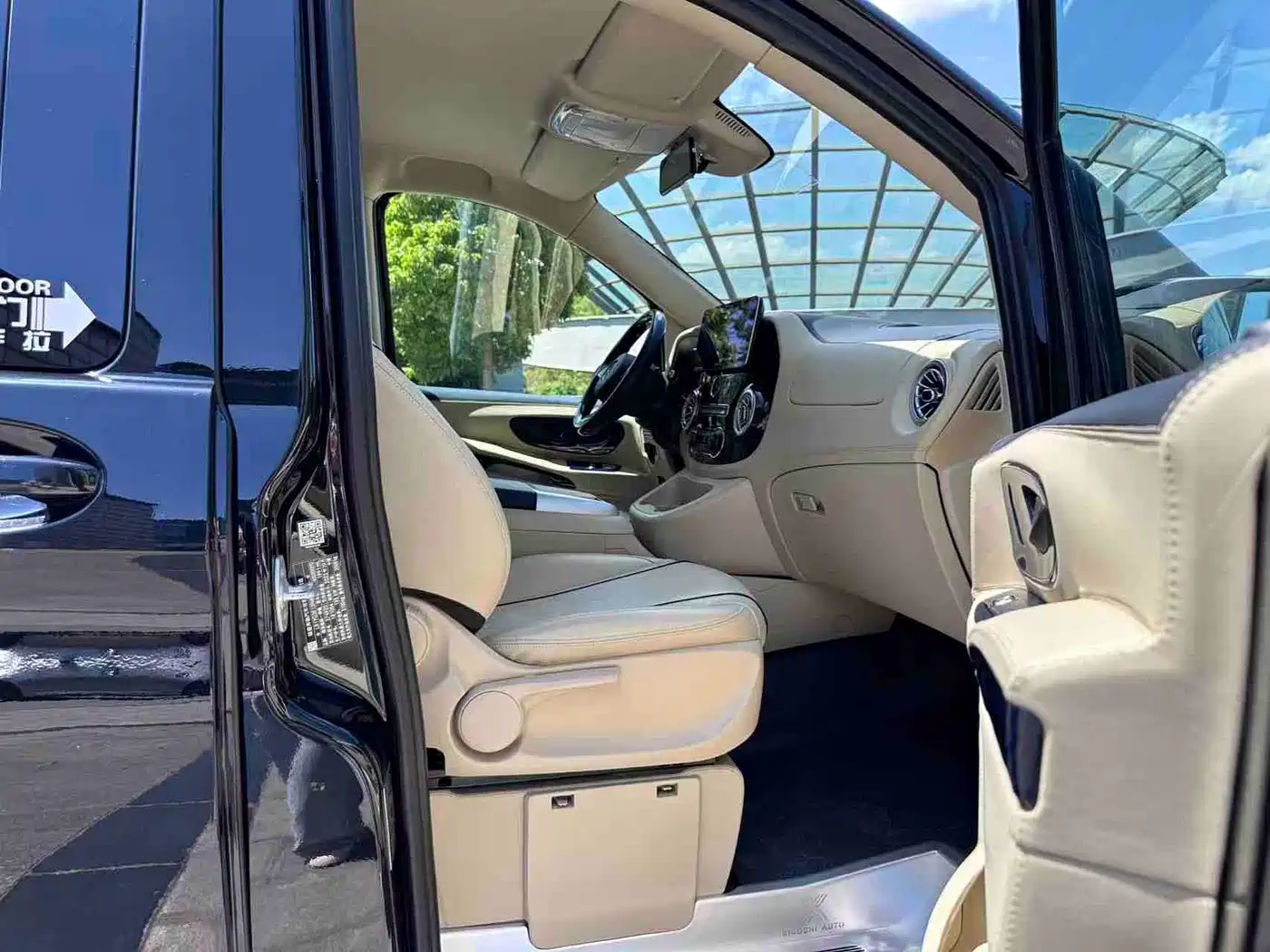 Mercedes-Benz Vito 2023 2.0T Business 7-Seater фото 29