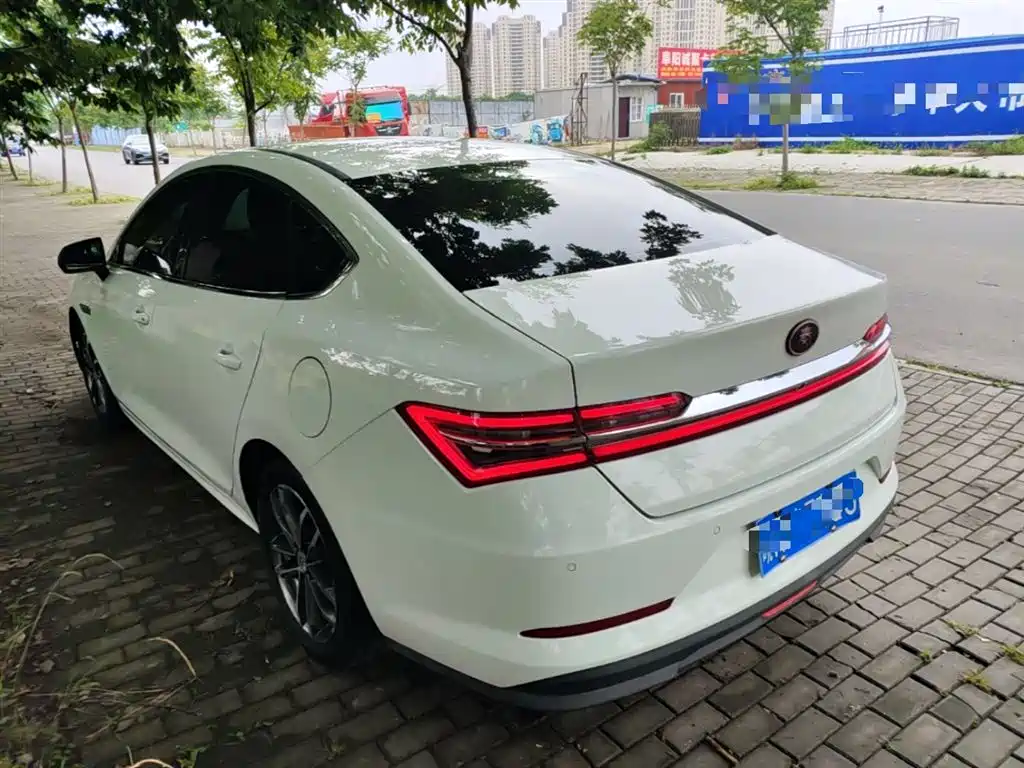 BYD Qin Pro 2018 1.5TI Automatic Smart Connected Premium Edition фото 5