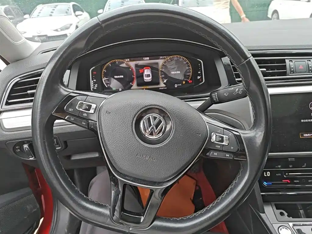 VOLKSWAGEN LINGDU