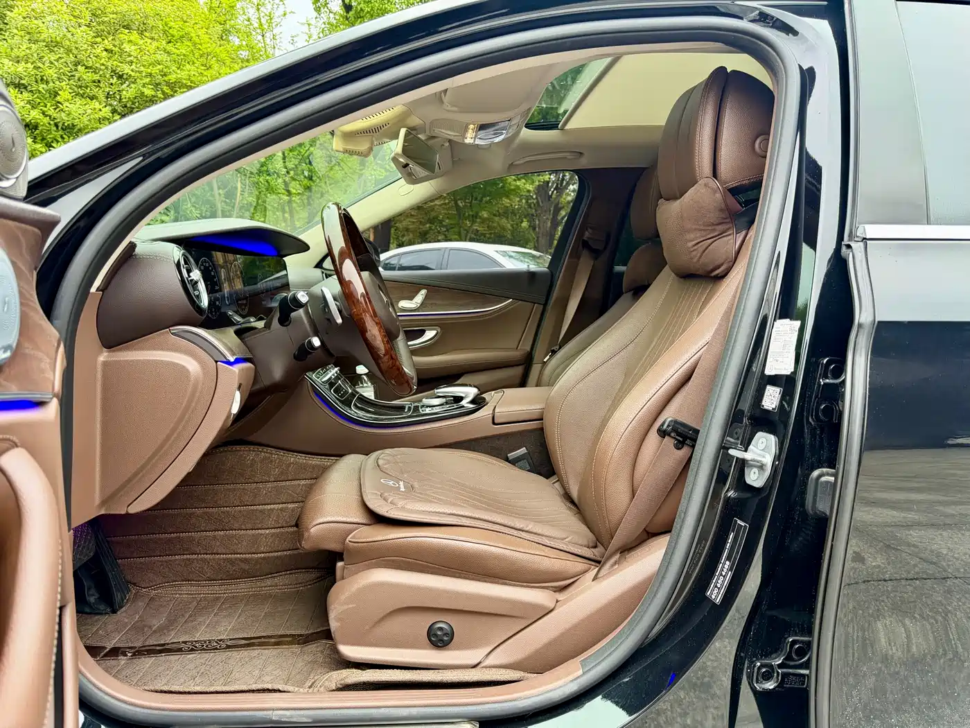 Mercedes-Benz E-Class 2016 E 200 L фото 4