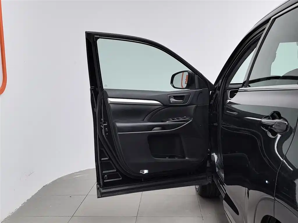 Toyota Highlander 2021 2.0T AWD Luxury 7-Seater фото 8