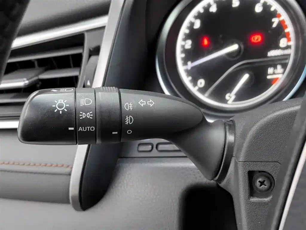 Toyota Camry 2018 2.0G Luxury Edition фото 21