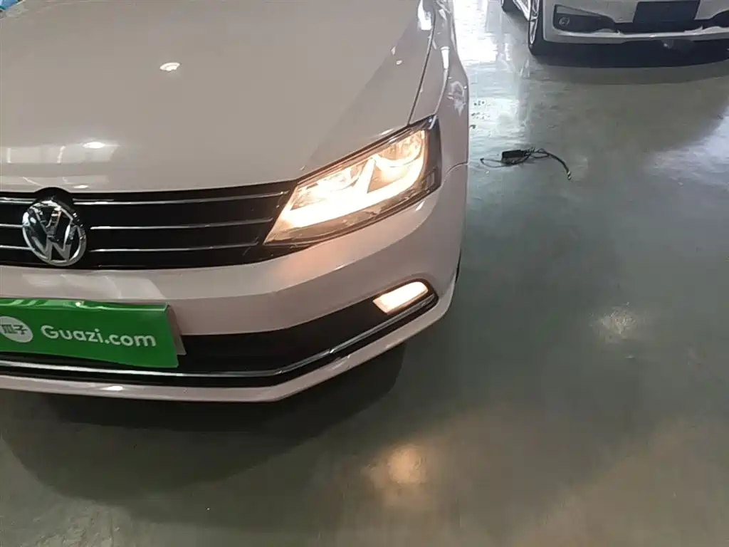 Volkswagen Sagitar 2017 1.6L Automatic Comfort фото 24