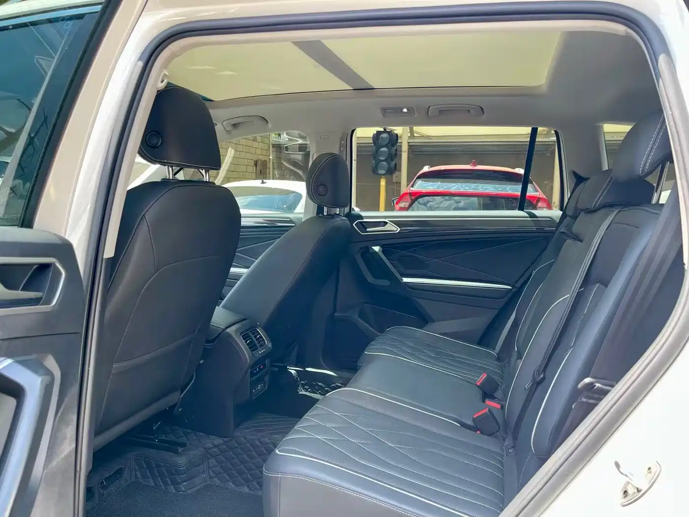 Volkswagen Tiguan L 2022 330TSI Automatic 2WD Smart Edition фото 5